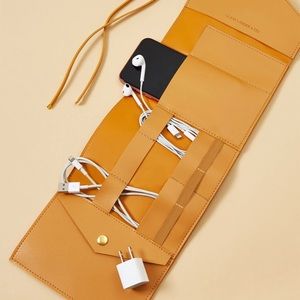 Glass ladder Co tech and travel organizer.